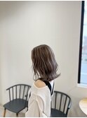 ホワイトグレージュ/細めハイライト