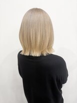 オル(Olu)&nbsp;【MASAYA】ホワイトグレージュ×くびれボブ