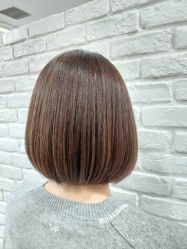 マックスビューティーギンザ(MAXBEAUTY GINZA)　 乾かすだけで可愛くまとまるツヤ髪ショコラブラウンボブ