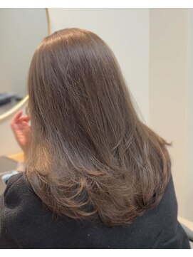 ウチコ 平尾店(u.chi.ko_si) 白髪ぼかしとレイヤーカット