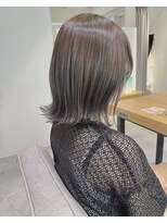ルイス 宝塚(Luis)&nbsp;[mizuki]アッシュグレージュの柔らかミディ
