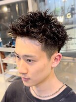 RETOUCH by fifth 銀座 ll Men's salon【10月26日NEW OPEN(予定)】&nbsp;銀座フェザーショートシャドウパーマセンターパートウルフゆるめ