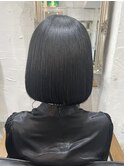 ツヤ髪ぱつっとボブ