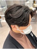センターパートニュアンスパーマ前下がりマッシュツーブロック