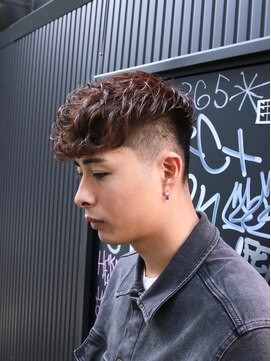 グルーマーズトウキョウ 渋谷店(GROOMER/S TOKYO) ブラウンスペインカール　フェード