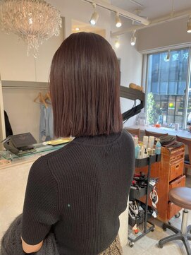 キャンバス バイ ネオリーブ 横浜西口(Canvas by neo.) ぷつっとミディアム ベルボブ 切りっぱなしカット