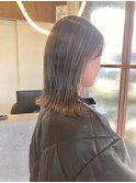 オリーブベージュ