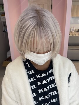 イェッカ パビル(YECCA pabil) ホワイトシルバー（ブリーチ２回～）