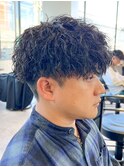 スパイラルパーマツイストパーマアップバング短髪メッシュ