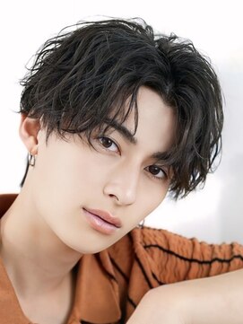 オーシャントーキョーウエスト 心斎橋 (OCEAN TOKYO WEST) 波巻きパーマツイストスパイラルパーマセンターパートウルフ