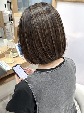 アドラーブル ココロ 新潟(adorable CoCoLo) ふんわりハイライト白髪染め×美髪ボブ◎30代40代透明感