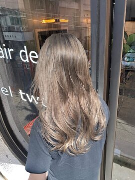 エル トゥー エフ(el two ef) ミルクティーグレージュ