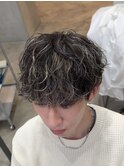 大分波巻きスパイラルパーマ金メッシュハイライトメンズカット