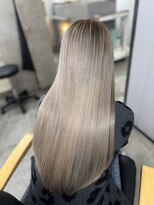 エミン(emyn) 髪が変わる【美髪革命】艶髪/髪質改善/縮毛矯正/代々木