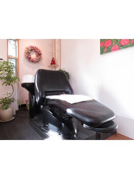 フルフラットで施術が受けられる夢シャン導入！心地よいリラックスヘッドスパで日々の疲れも癒されて♪