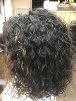 サロン ド アイ ソレイユ(Salon de i Soleil) ややランダムなハードスパイラルパーマ!
