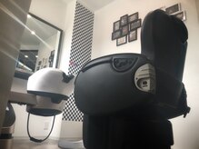 バーバーアンドビューティ シュプリーム(Barber&Beauty Supreme)の雰囲気（メンズブース　半個室でプライベート空間）