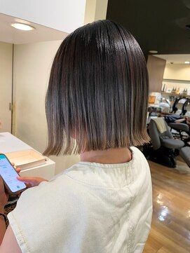 ラファンス 栗林店(LaFENCE) 切りっぱなしボブ/透明感カラー
