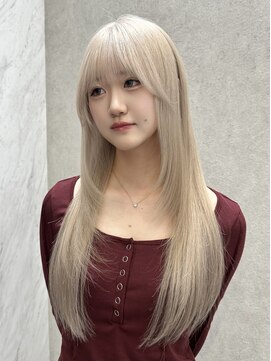 ロンド レア 天神大名店(Lond Le’a) 髪質改善レイヤーカットケアブリーチホワイトベージュ