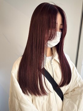 ネオリーブ クーロ(Neolive curro) ピンクレッド×似合わせカット　パツっとロング