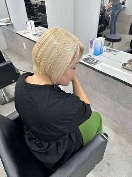 ジルバイジゼル(JILL by GiseL) ホワイトブロンド