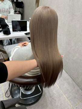 ロール 博多(Role) ブリーチハイトーンホワイトグレージュダブルカラーレイヤー博多