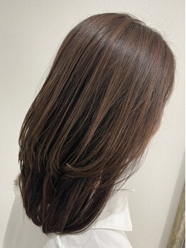 インティスム(in T sm)の写真/本格ヘアケアで髪の芯から美しく。髪質・ダメージ・お悩みに合わせたトリートメントで理想の質感に。