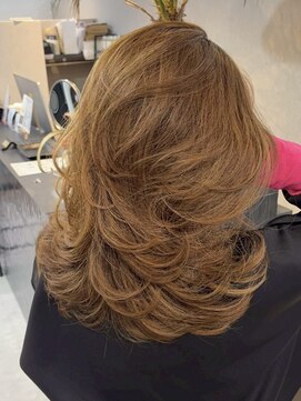 メリー オオサカ(Merly Osaka) 海外レイヤーカット