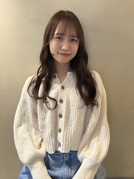 髪質やクセ、ライフスタイルに合わせた提案が人気の秘密！あなたに似合うスタイルを一緒に見つけませんか。