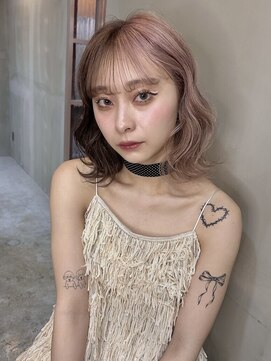 ピンク×ブラウン ミディアムボブ 前髪似合わせカット