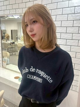 ロマーリ(LOMARLIE) ブロンドカラー20代30代40代ブリーチくびれヘア前髪カタログ