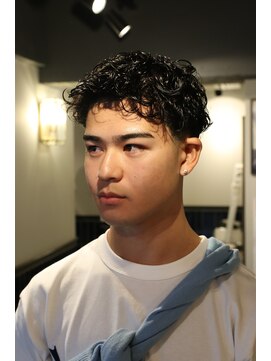 ツーエイチ 新宿(2H) 緩めスペインカール