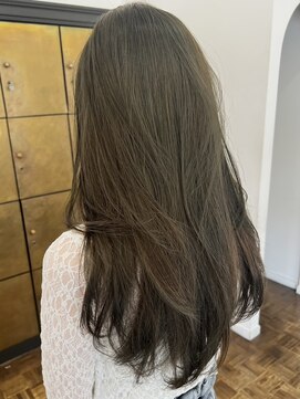 ヘアーアイスカルテット(HAIR ICI QUARTET) ブリーチなしカラーで叶うオリーブベージュロング×透明感