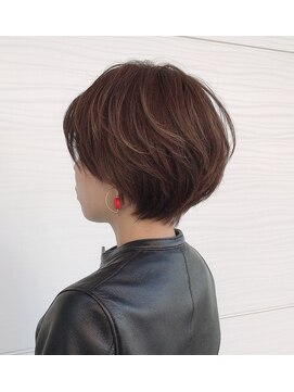 コルト(COLT) 丸みショート×さりげないハイライトカラー