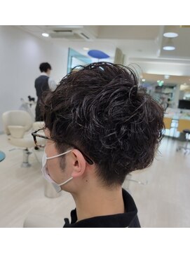 クオーター(QUARTER) くせ毛を生かしたパーマスタイル