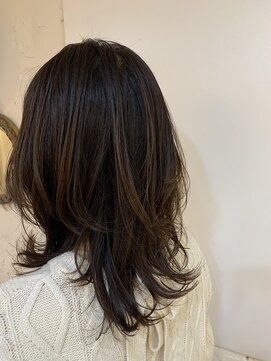 ミスト(myst) ミディアムレイヤースタイル