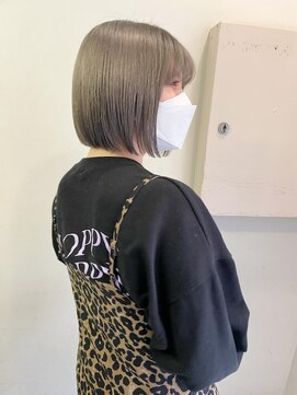 キャンバス バイ ネオリーブ 横浜西口(Canvas by neo.) ミニボブ　ぷつっとボブ　ブリーチ　グレージュ