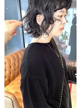 ティル(till) 【till_emi】黒髪ボブにくるくるパーマ