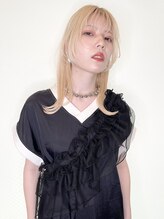 ヘアーデザイン アコースティック(Hair Design ACOUSTIC) 抜きっぱなしブロンド／顔周りレイヤー