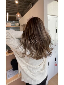 レイ(Ray) ライトベージュ（ブリーチあり）