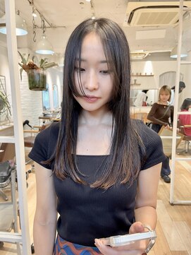 ロマリア(Lomalia) 乾かすだけでキマる髪/馴染むハイトーン艶髪ベージュカラー