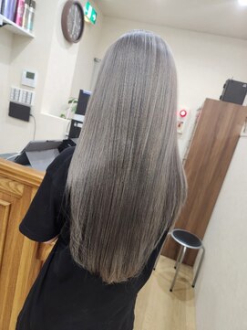 ミラシィ 成田(Mirashy) ハイライトカラーミルクティーベージュレイヤーカット