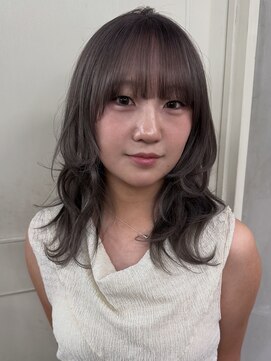 ロリム(RorriM) ブリーチカラー ダブルカラー グレージュ × レイヤーカット