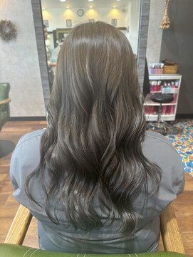 ヘアー ワークス ボナ 前橋店(HAIR WORKS bona.) 赤みを消した◎グレージュカラー×コテ巻きウェーブ
