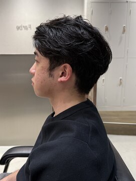 ファルベ(Farbe) 刈り上げセンターパートリバースセンターパートニュアンスパーマ