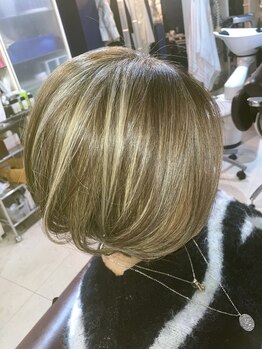 ビーフレーバー(B,FLAVOR)の写真/【カラーリスト監修】プロの技でお悩み解決★テクニック&ハイライトで外国人風白髪染めで顔色もトーンUP♪