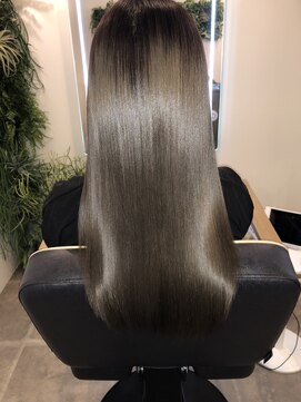 アールサロン アオヤマ(Rr SALON AOYAMA) Rrプラチナミネコラストレート