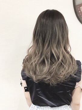 ブルー 仙台店(Blue) 《Blue》#グラデーションカラー#ミルクティーベージュ