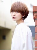 大人可愛い前髪ありひし形耳掛けクールショートボブ20代30代40代