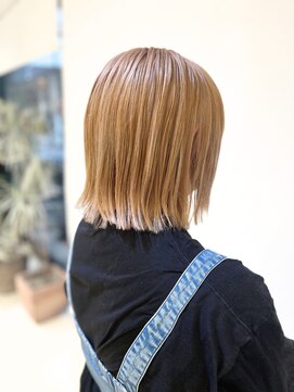 アッシュ 十日市場店(Ash) シアーカラーボブ
